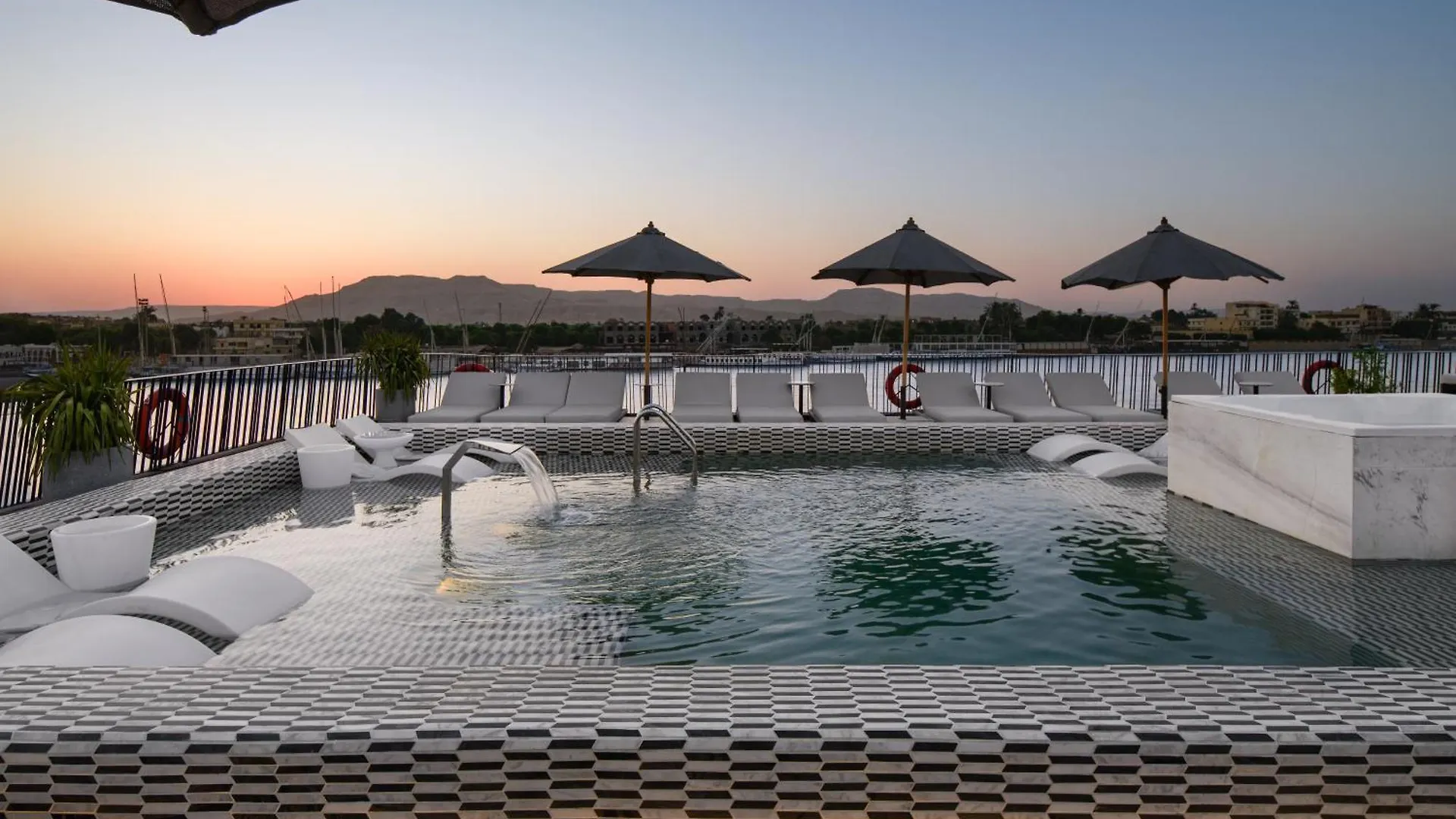Soleil Nile Cruise - Every Monday From Luxor For 4 & 7 Nights, And Every Friday From Aswan For 3 & 7 Nights Hotell