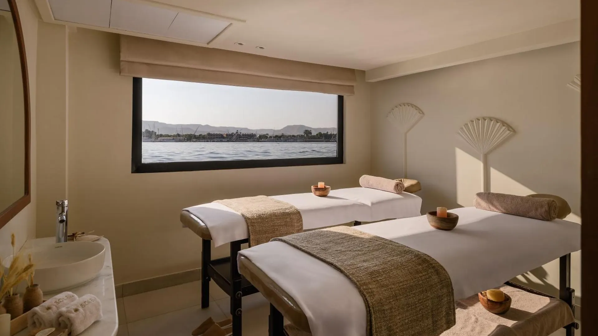 Soleil Nile Cruise - Every Monday From Luxor For 4 & 7 Nights, And Every Friday From Aswan For 3 & 7 Nights Hotell